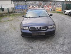 Blau Gebraucht 1996 Audi A4 Limousine | 990 € (Guter Preis)