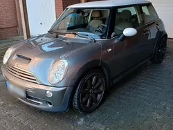 Grau Gebraucht 2004 Mini Cooper S Kleinwagen | 3.300 € (Fairer Preis)