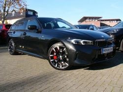 Black sapphire metallic Gebraucht 2024 BMW 330e Performance Kombi | 43.980 € (Guter Preis)
