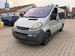 Silber Gebraucht 2008 Opel Vivaro Van / Kleinbus | 6.250 € (Teuer)