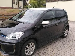 Schwarz Gebraucht 2020 VW e-up! Kleinwagen | 14.999 € (Teuer)