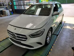 Weiß Gebraucht 2021 Mercedes B250e Progressive Van / Kleinbus | 22.500 € (Guter Preis)