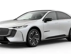 Crystal white pearl Neu 2025 Mazda 6e Takumi-Line Limousine | 40.910 € (Guter Preis)
