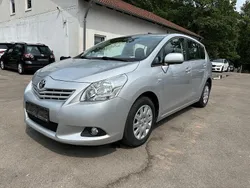 Silber Gebraucht 2011 Toyota Verso Life Van / Kleinbus | 4.700 € (Fairer Preis)