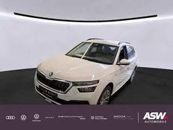 Moonweiß perleffekt Gebraucht 2021 Skoda Kamiq Clever SUV | 21.830 € (Fairer Preis)
