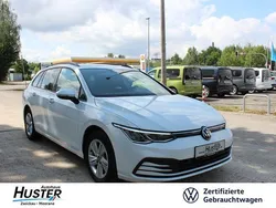 Pure white 6835 Gebraucht 2021 VW Golf VIII Life Kombi | 24.490 € (Fairer Preis)