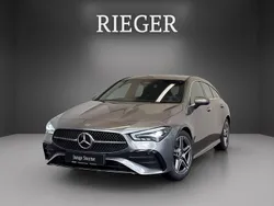 Grau Gebraucht 2024 Mercedes CLA200 Shooting Brake AMG Kombi | 32.339 € (Fairer Preis)