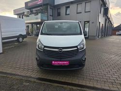 Weiß Gebraucht 2017 Opel Vivaro Van / Kleinbus | 7.390 € (Superpreis)
