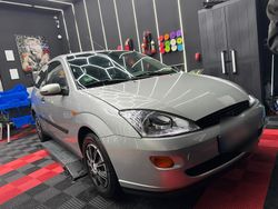 Silber Gebraucht 2000 Ford Focus Limousine | 1.900 € (Fairer Preis)