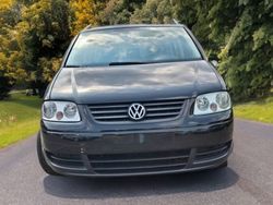 Schwarz Gebraucht 2005 VW Touran Conceptline Van / Kleinbus | 3.898 € (Teuer)
