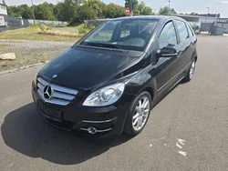 Schwarz Gebraucht 2010 Mercedes B180 Van / Kleinbus | 5.980 € (Fairer Preis)