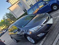 Grau Gebraucht 2011 Opel Astra Kombi | 4.500 € (Fairer Preis)