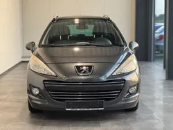 Grau Gebraucht 2010 Peugeot 207 Premium Kombi | 3.990 € (Fairer Preis)
