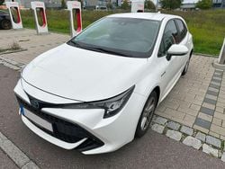 Weiß toyota super white ii Gebraucht 2020 Toyota Corolla Hybrid Comfort Limousine | 17.800 € (Guter Preis)