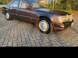 Gebraucht 1989 Mercedes E230 Limousine | 5.490 €