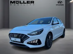 Weiß Gebraucht 2024 Hyundai i30 Trend Limousine | 25.444 € (Guter Preis)