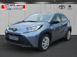 Grau Gebraucht 2024 Toyota Aygo Business Edition Kleinwagen | 15.490 € (Fairer Preis)