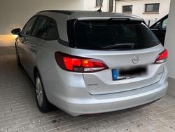 Silber Gebraucht 2019 Opel Astra Kombi | 9.200 € (Guter Preis)