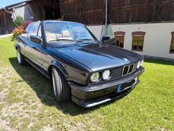 Schwarz Gebraucht 1989 BMW 320 Cabriolet Sport Line Cabrio | 12.900 €