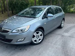 Silber Gebraucht 2011 Opel Astra Kombi | 1.990 € (Guter Preis)