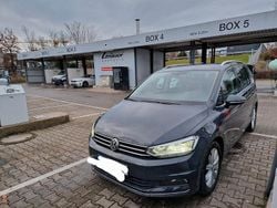Grau Gebraucht 2019 VW Touran Highline Van / Kleinbus | 18.000 € (Superpreis)