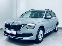 Grau Gebraucht 2021 Skoda Kamiq Ambition SUV | 11.880 € (Guter Preis)