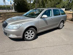 Gold Gebraucht 2010 Skoda Octavia Kombi | 6.399 € (Guter Preis)