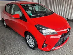 Rot Gebraucht 2018 Toyota Yaris Kleinwagen | 9.950 € (Fairer Preis)