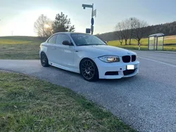 Weiß Gebraucht 2011 BMW 135 Coupé M Performance Coupé | 21.900 € (Guter Preis)