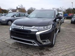 Schwarz Gebraucht 2018 Mitsubishi Outlander P-HEV Plus SUV | 17.900 € (Fairer Preis)
