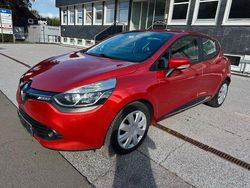 Rot Gebraucht 2015 Renault Clio IV Dynamique Limousine | 6.990 € (Etwas zu teuer)