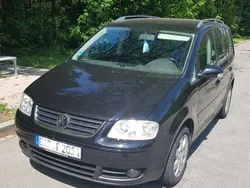 Schwarz Gebraucht 2006 VW Touran Van / Kleinbus | 6.600 €