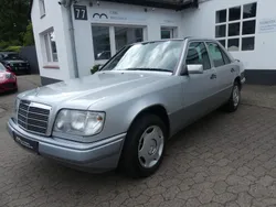 Silber Gebraucht 1994 Mercedes E280 Limousine | 13.990 €