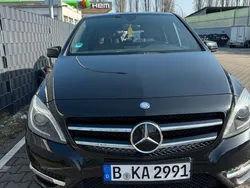 Schwarz Gebraucht 2014 Mercedes 220 Limousine | 11.490 €
