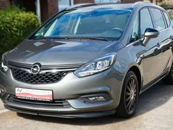 Grau Gebraucht 2017 Opel Zafira Van / Kleinbus | 12.900 € (Fairer Preis)