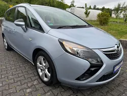 Blau Gebraucht 2016 Opel Zafira Tourer drive Van / Kleinbus | 8.950 € (Fairer Preis)