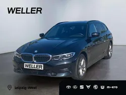 Schwarz Gebraucht 2022 BMW 330e Sport Line Kombi | 29.690 € (Guter Preis)