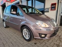 Beige Gebraucht 2010 Lancia Musa Van / Kleinbus | 3.945 € (Etwas zu teuer)
