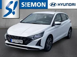Weiss Neu 2025 Hyundai i20 Trend Limousine | 22.530 € (Guter Preis)