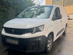 Weiß Gebraucht 2019 Peugeot Partner Premium Van / Kleinbus | 14.900 € (Guter Preis)