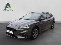 Grau Gebraucht 2021 Ford Focus ST-Line Limousine | 19.900 € (Fairer Preis)
