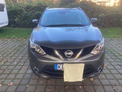 Grau Gebraucht 2016 Nissan Qashqai N-Connecta SUV | 15.400 € (Fairer Preis)