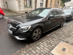 Schwarz Gebraucht 2016 Mercedes C200 AMG line Kombi | 14.990 € (Fairer Preis)
