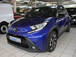 Juniper blue metallic Neu 2025 Toyota Aygo Team Kleinwagen | 18.990 €
