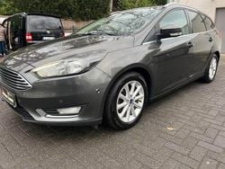 Grau Gebraucht 2016 Ford Focus Titanium Limousine | 7.899 € (Guter Preis)