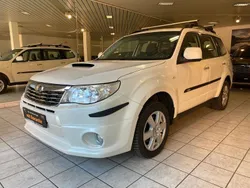 Weiß Gebraucht 2009 Subaru Forester Exclusive+ SUV | 6.950 € (Teuer)