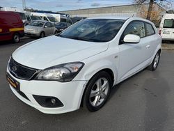 Weiß Gebraucht 2012 Kia ProCeed Edition 7 Kleinwagen | 4.900 € (Fairer Preis)