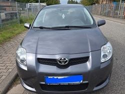 Grau Gebraucht 2007 Toyota Auris Limousine | 2.900 € (Fairer Preis)
