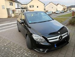 Schwarz Gebraucht 2011 Mercedes B180 Van / Kleinbus | 8.950 € (Etwas zu teuer)