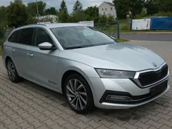Brilliantsilber metallic Gebraucht 2021 Skoda Octavia Style Kombi | 14.790 € (Etwas zu teuer)